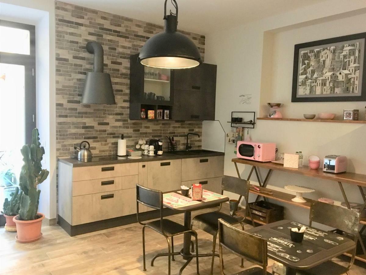Отель Industrial Chic House - Private Parking Орвието Экстерьер фото